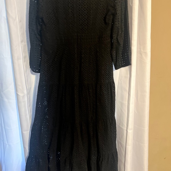 Dresses - Picture 4 of 6